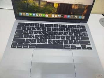 Б/у Ноутбук Apple macbook air 13,6" 2025 / m4/ 10 core gpu/ ram16g/ ssd512gb 01-201102831