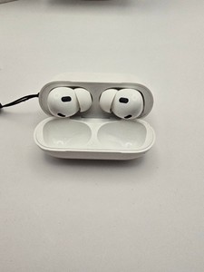 Б/в Навушники Apple airpods pro 2nd generation with magsafe charging case usb-c 01-200988792