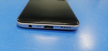 Б/в Мобільний телефон Realme 6 8/128gb 01-201153525