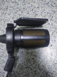 01-200540159: Fifine am6