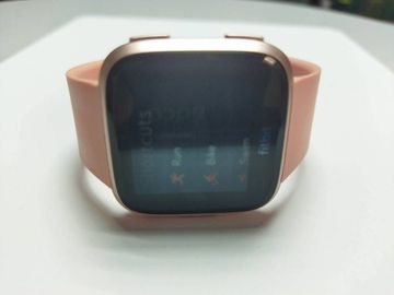01-19019830: Fitbit versa red