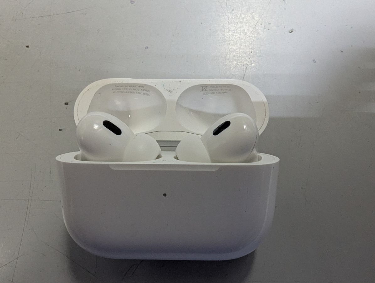 airpods pro 2nd generation with magsafe charging case usb-c