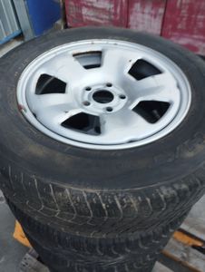 01-200741274: Без Виробника r16 5x108 4шт+ запаска.