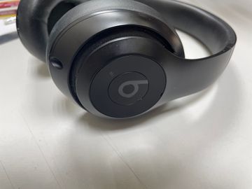 01-200756721: Beats By Dr. Dre studio pro