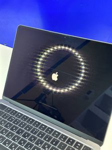 01-200761786: Apple macbook air 13,6" m2 2022