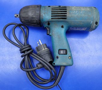 01-200609432: Makita 6905h