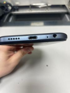 Б/в Мобільний телефон Tecno spark 8c kg5k 4/64gb 01-200814986