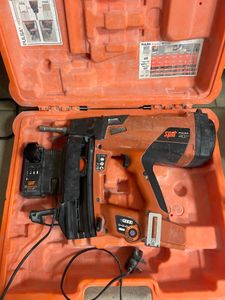 Б/в Монтажний пістолет Spit pulsa 40p+ 01-200834728