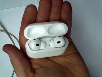 Б/в Навушники Apple airpods pro 2nd generation with magsafe charging case usb-c 01-200851584