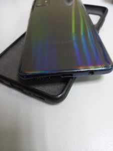 Б/в Мобільний телефон Samsung a515f galaxy a51 6/128gb 01-200907127