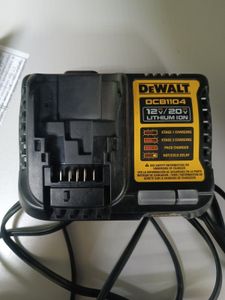 Б/у Шуруповерт Dewalt dcd805 1акб 6ah зп 01-200919955