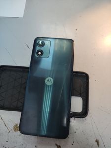 Б/в Мобільний телефон Motorola moto e13 2/64gb 01-200920357