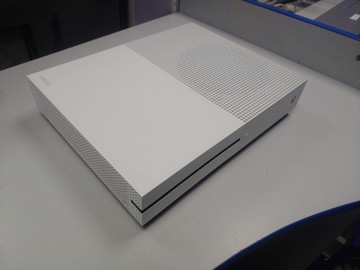 Б/у Игровая приставка Microsoft xbox one s 1tb 01-200925569