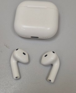 Б/в Навушники Apple airpods 4 with active noise cancellation 01-200950188