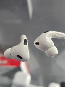 Б/в Навушники Apple airpods pro 2nd generation with magsafe charging case usb-c 01-200920339