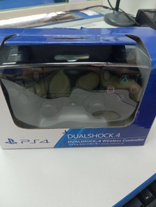 Б/в Геймпад Sony dualshock 4 v2 01-200983203