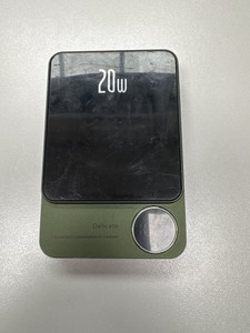 Б/в Зарядний пристрій Delicate q9 20w plus 01-200988986