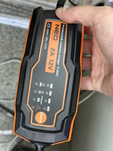 Б/в Зарядний пристрій Neo Tools 11-890 01-201002302