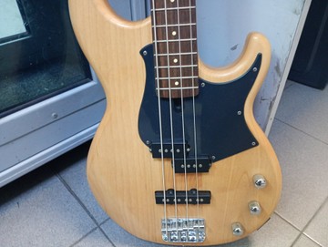 Б/в Бас-гітара Yamaha bb234 01-201007245