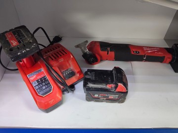 Б/в Багатофункціональний інструмент Milwaukee m12 fmt-422x 01-201082389