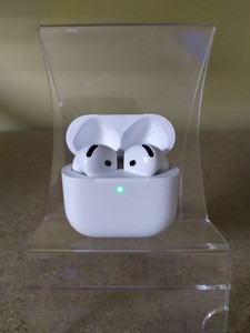 Б/в Навушники Apple airpods 4 01-201074572