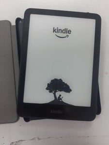 Б/в Електронна книга Amazon kindle paperwhite 12th gen. 2024 16gb 01-201140099
