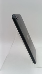 Б/в Мобільний телефон Apple iphone se 2020 64gb 01-201155079