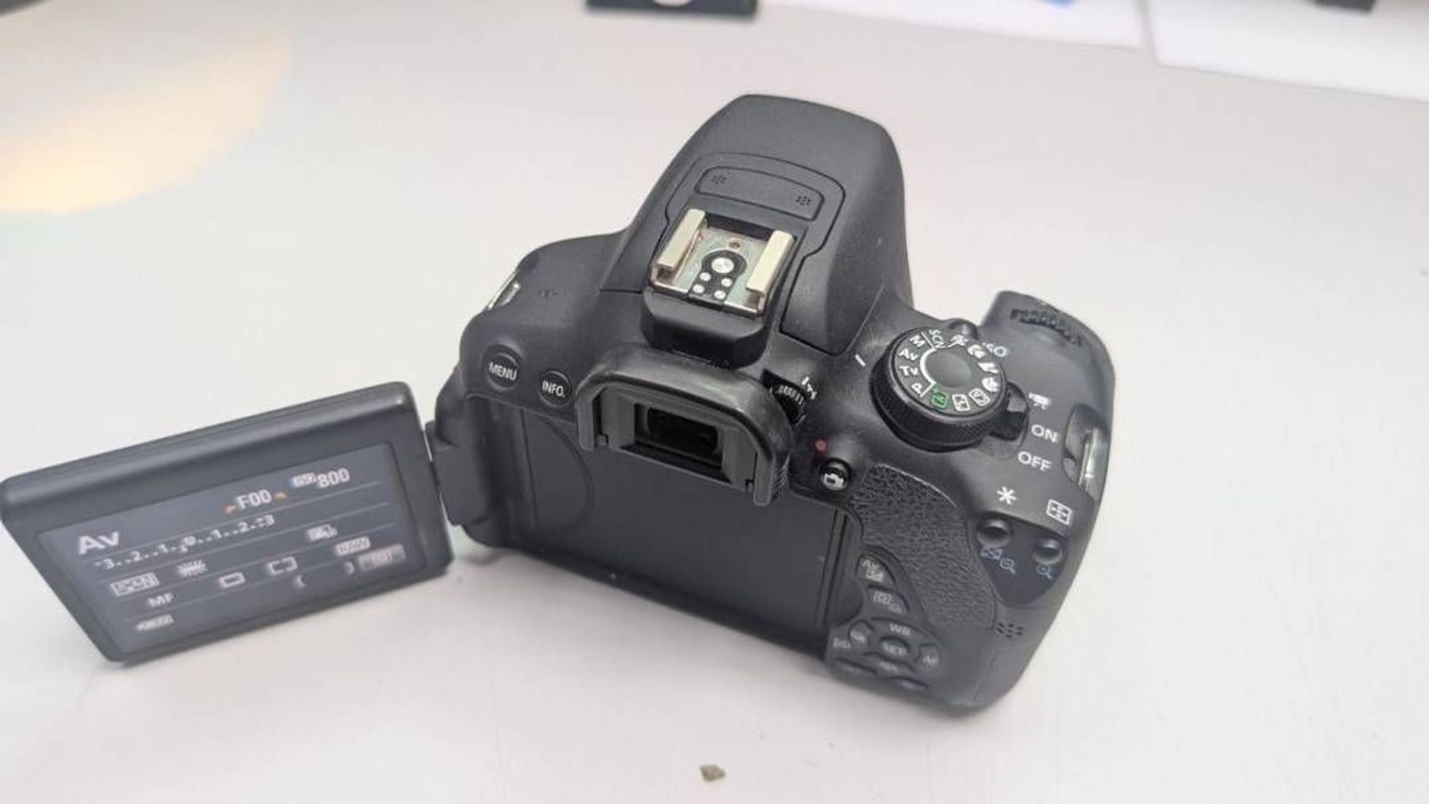 Canon eos 700d body