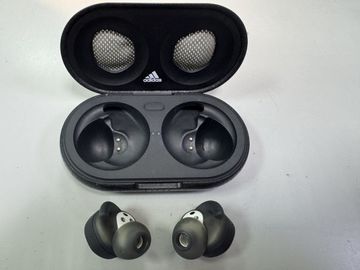 01-200527228: Adidas headphones fwd-02