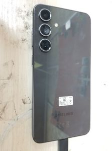 Б/в Мобільний телефон Samsung galaxy s24 fe 8/256gb 01-200578966