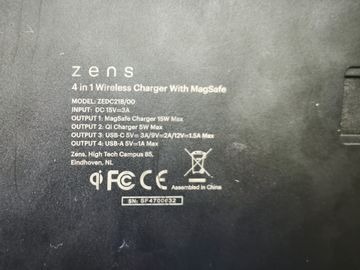 01-200770067: Zens zens 4-in-1 magsafe + watch wireless charging station
