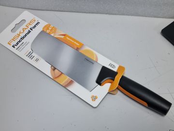 01-200784990: Fiskars nakiri