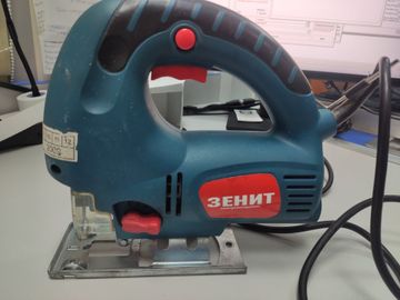 Б/в Електролобзик Зенит зпл-1050 01-200808321