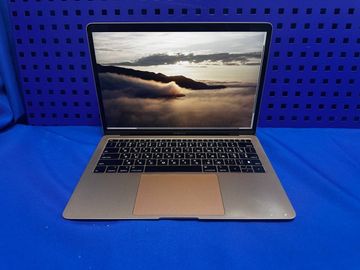 Б/в Ноутбук Apple macbook air a1932 13,3" core i5 1,6ghz/ram8gb/ssd128gb/intel uhd graphics 617 01-200810579