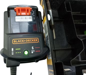 Б/в Шурупокрут Black&Decker bdchd 18 01-200777426