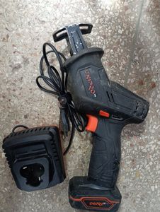 Б/в Шабельна пила Dnipro-M rs-12 1акб 4ah зп 01-200839314