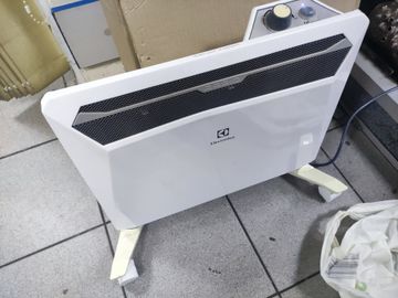 Б/в Обігрівач Electrolux ech/r-1000 m 01-200861608