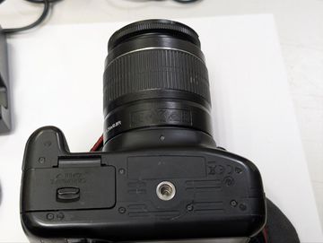 Б/у Фотоаппарат Canon eos 1300d / ef-s 18-55mm f/3,5-5,6 is ii 01-200888272