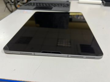 Б/в Планшет Apple ipad pro 12.9 2022 wi-fi + cellular 1tb 01-200789000
