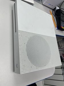 Б/у Игровая приставка Microsoft xbox one s 1tb 01-200894430