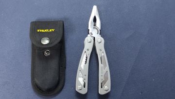 Б/у  Мультитул Stanley multi-tool 12 в 1 01-200896487
