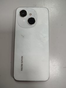 Б/в Мобільний телефон Tecno spark go 1 kl4 4/64gb 01-200903535