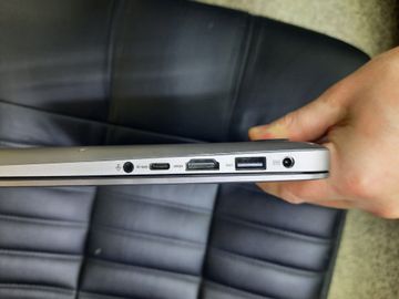 Б/в Ноутбук Asus 14/core i5 8250u ddr4/16gb ddr4/hdd 1000 gb/ssd 256 gb/geforce mx130 2gb 01-200918403