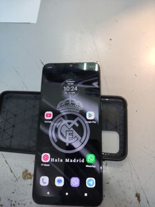 Б/в Мобільний телефон Motorola moto e13 2/64gb 01-200920357