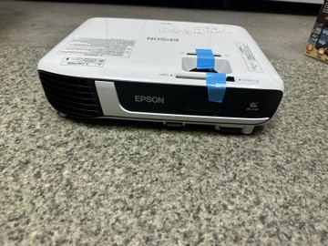 Б/у Проектор Epson eb-w51 01-200927478