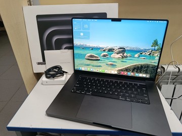 Б/в Ноутбук Apple macbook pro 16" late 2024 01-200923264