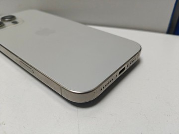 Б/в Мобільний телефон Apple iphone 16 pro max 256gb esim 01-200944200