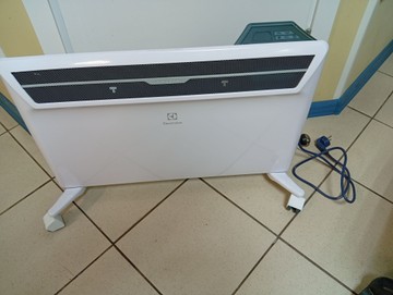 Б/в Обігрівач Electrolux ech/ag2-1500 ef 01-201011890