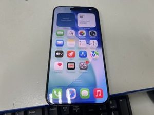 Б/в Мобільний телефон Apple iphone 15 pro max 256gb 01-201021546