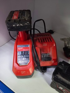 Б/в Багатофункціональний інструмент Milwaukee m12 fmt-422x 01-201082389